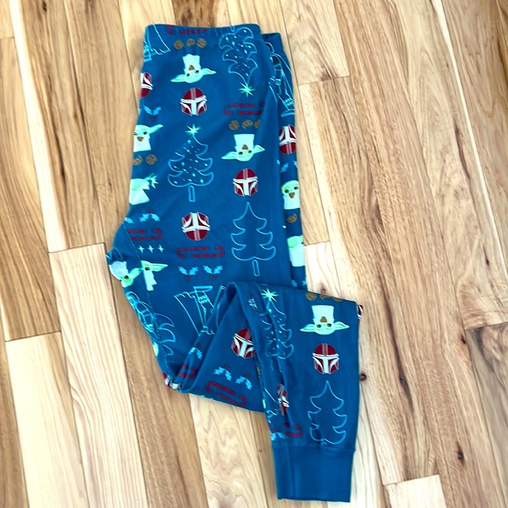 Hanna Andersson - Star Wars™ Mandalorian Holiday Matching Family Pajamas​ - Men'